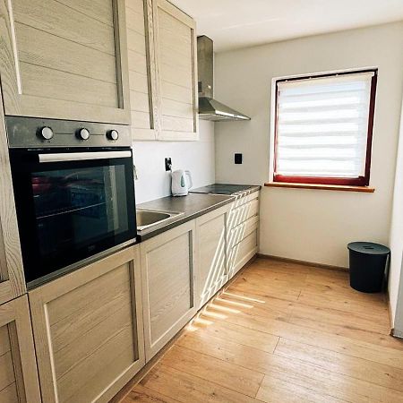 Ana Apartment Pula Luaran gambar