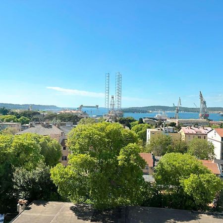 Ana Apartment Pula Luaran gambar