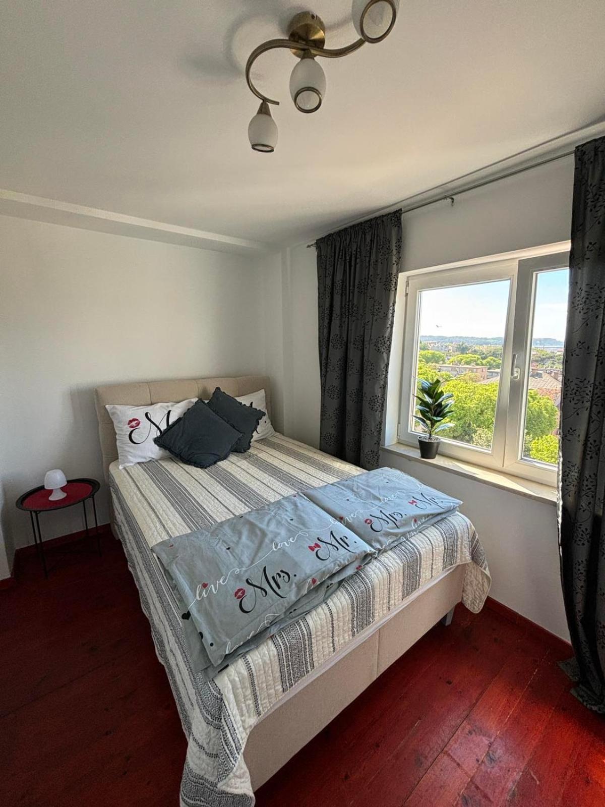 Ana Apartment Pula Luaran gambar
