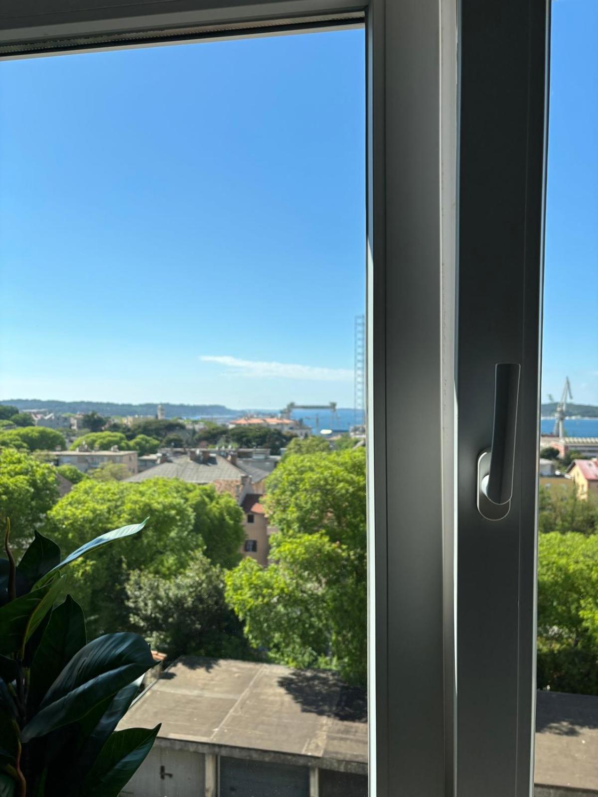 Ana Apartment Pula Luaran gambar